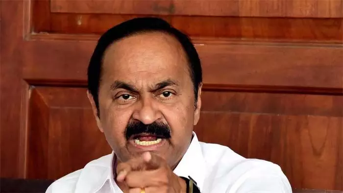 രാഹുലിനെതിരെ ആരോപണം ഉയര്ന്നപ്പോള് തന്നെ നടപടിയെടുത്തു; അഭിമാനകരമായ തീരുമാനമാണ് കോണ്ഗ്രസ് എടുത്തതെന്ന് വി ഡി സതീശന്; രാഹുലിനെ പിന്തുണക്കുന്ന വീക്ഷണത്തിലെ മുഖപ്രസംഗം അത് എഴുതിയവരോട് പോയി ചോദിക്കണമെന്നും പ്രതിപക്ഷ നേതാവ് രാഹുലിനെതിരെ ആരോപണം ഉയര്ന്നപ്പോള് തന്നെ നടപടിയെടുത്തു; അഭിമാനകരമായ തീരുമാനമാണ് കോണ്ഗ്രസ് എടുത്തതെന്ന് വി ഡി സതീശന്; രാഹുലിനെ പിന്തുണക്കുന്ന വീക്ഷണത്തിലെ മുഖപ്രസംഗം അത് എഴുതിയവരോട് പോയി ചോദിക്കണമെന്നും പ്രതിപക്ഷ നേതാവ്