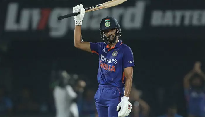 ദക്ഷിണാഫ്രിക്കയ്‌ക്കെതിരായ ഏകദിന പരമ്പര; ഋതുരാജ് ഗെയ്‌ക്‌വാദിനെ പ്ലേയിംഗ് ഇലവനിൽ ഉൾപ്പെടുത്തും; മഹാരാഷ്ട്രാ താരത്തെ പരിഗണിക്കുന്നത് നാലാം നമ്പറിലേക്ക്?