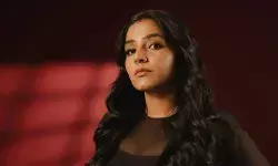 അച്ഛൻ ലീവിന് വരുന്ന ദിവസം കലണ്ടറിൽ വട്ടമിട്ട് അമ്മ കാത്തിരിക്കും; ജീവിതത്തില്‍ കണ്ട ആദ്യ പ്രണയം അവരുടേതായിരുന്നു; അച്ഛന്റെ യൂണിഫോം കെട്ടിപ്പിടിച്ചിരുന്ന് കരഞ്ഞിട്ടുണ്ടെന്നും രജിഷ വിജയൻ