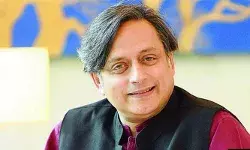 തിരഞ്ഞെടുപ്പിന് മുമ്പ് യുഡിഎഫ് മുഖ്യമന്ത്രി സ്ഥാനാര്ഥിയെ പ്രഖ്യാപിക്കാറില്ലെന്ന പതിവ് അറിയാമെങ്കിലും ഒരുചാട്ടുളിപ്രയോഗം; നിയമസഭ തിരഞ്ഞെടുപ്പില് കോണ്ഗ്രസിന് മുഖ്യമന്ത്രി സ്ഥാനാര്ഥി വേണമെന്ന് തരൂര്; കോണ്ഗ്രസിന്റെ മുഖം ആകുമോ എന്ന ചോദ്യത്തിനും മറുപടി തിരഞ്ഞെടുപ്പിന് മുമ്പ് യുഡിഎഫ് മുഖ്യമന്ത്രി സ്ഥാനാര്ഥിയെ പ്രഖ്യാപിക്കാറില്ലെന്ന പതിവ് അറിയാമെങ്കിലും ഒരുചാട്ടുളിപ്രയോഗം; നിയമസഭ തിരഞ്ഞെടുപ്പില് കോണ്ഗ്രസിന് മുഖ്യമന്ത്രി സ്ഥാനാര്ഥി വേണമെന്ന് തരൂര്; കോണ്ഗ്രസിന്റെ മുഖം ആകുമോ എന്ന ചോദ്യത്തിനും മറുപടി