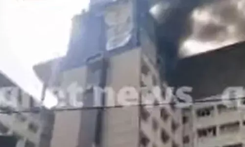 കോഴിക്കോട് ബേബി മെമ്മോറിയല്‍ ആശുപത്രിയില്‍ വന്‍ തീ പിടിത്തം; അഗ്നി പടരുന്നത് കെട്ടിടത്തിന്റെ മുകള്‍ നിലയില്‍; രോഗികളെ ഒഴുപ്പിക്കുന്നു; തീ പടര്‍ന്നത് ആളില്ലാ ്‌ബ്ലോക്കില്‍; രക്ഷാപ്രവര്‍ത്തനം തുടങ്ങി; തീ പടരുന്നത് സി ബ്ലോക്കിലെ മുകള്‍ നിലയില്‍