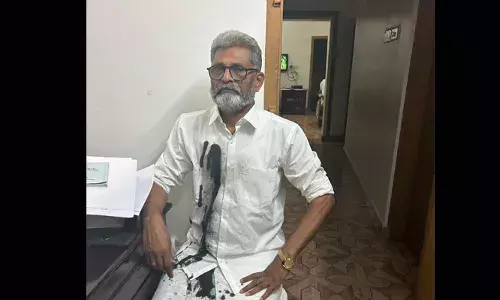 മെഴുവേലിയില്‍ യുഡിഎഫ് സ്ഥാനാര്‍ഥിയുടെ ദേഹത്ത് കരി ഓയില്‍ ഒഴിച്ചു; അതിക്രമം കാട്ടിയത് ബൈക്കിലെത്തിയ അജ്ഞാതര്‍; ഹെല്‍മറ്റ് ധാരികള്‍ ബൈക്ക് അതിവേഗം ഓടിച്ച് രക്ഷപ്പെട്ടെന്നും ബിജോ വറുഗീസ്