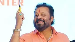 തദ്ദേശ തെരഞ്ഞെടുപ്പില്‍ സ്വര്‍ണവും ഗര്‍ഭവും ചര്‍ച്ച ചെയ്യേണ്ടന്നും വികസനം ചര്‍ച്ച ചെയ്യണമെന്നും സുരേഷ് ഗോപി; തൃശൂരിലെ അന്നത്തെ കാലാവസ്ഥ ഇപ്പോഴുമുണ്ടെന്ന് കേന്ദ്രമന്ത്രി