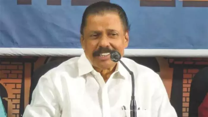 അറസ്റ്റ് ഭയന്ന് രാഹുല്‍ മാങ്കൂട്ടത്തിലിനെ കോണ്‍ഗ്രസ് ഒളിപ്പിക്കുന്നു; രാഹുല്‍ മാങ്കൂട്ടത്തിന്റെ ചെയ്തികളില്‍ കോണ്‍ഗ്രസിന്റെ ജീര്‍ണ സംസ്‌കാരമാണ് വെളിപ്പെട്ടതെന്ന് എം വി ഗോവിന്ദന്‍