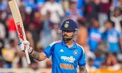 സെഞ്ചുറിയ്ക്ക് പിന്നാലെ തകർത്തടിച്ച് വിരാട് കോഹ്ലി നാലാം നമ്പറിൽ നിരാശപ്പെടുത്തി ഋതുരാജ് ഗെയ്‌ക്‌വാദ്; ദക്ഷിണാഫ്രിക്കയ്‌ക്കെതിരായ ആദ്യ ഏകദിനത്തിൽ ഇന്ത്യ മികച്ച സ്കോറിലേക്ക്