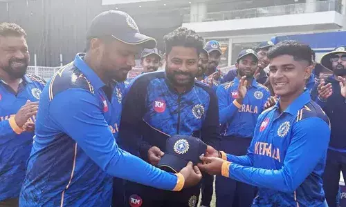 അഞ്ച് സിക്‌സും 2 ഫോറും പറത്തി സഞ്ജുവിന്റെ വെടിക്കെട്ട്; മുഷ്താഖ് അലിയിൽ കേരളത്തിന് അനായാസ ജയം; ഛത്തീസ്ഗഢിന്റെ വിജയലക്ഷ്യം മറികടന്നത് 58 പന്തുകൾ ബാക്കിനിൽക്കെ; ആസിഫ് മൂന്ന് വിക്കറ്റ്