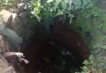 വാടക വീടിന് മുന്നിലെ ഉപയോഗശൂന്യമായ കിണറ്റില് വയോധികന് വീണു: രക്ഷപ്പെടുത്തി അഗ്നിശമനസേന വാടക വീടിന് മുന്നിലെ ഉപയോഗശൂന്യമായ കിണറ്റില് വയോധികന് വീണു: രക്ഷപ്പെടുത്തി അഗ്നിശമനസേന