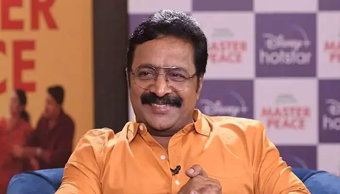 നായിക നടക്കുമ്പോൾ ഇടുപ്പ് ഇളകരുത്, സെൻസർ‌ഷിപ്പ് ഒരു അബദ്ധവും തട്ടിപ്പും; ഇതൊക്കെ സർക്കാരിന്റെ താൽപ്പര്യങ്ങൾക്ക് അനുസരിച്ചാണ്; മണ്ടൻ നിർദ്ദേശങ്ങൾക്കെതിരെ പോരാടണമെന്നും രഞ്ജി പണിക്കർ