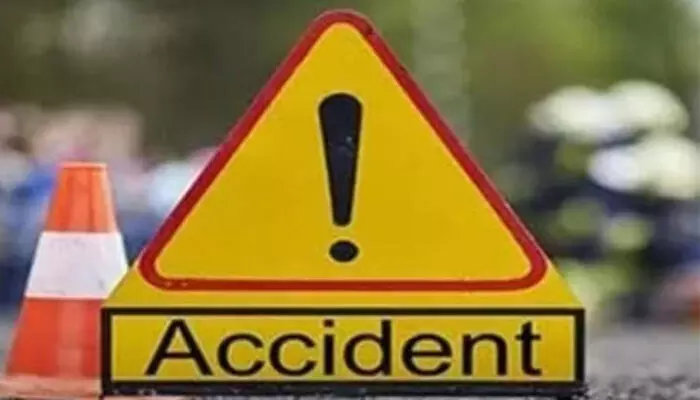 ശബരിമല പാതയില്‍ അട്ടത്തോടിന് സമീപം കെ.എസ്.ആര്‍.ടി.സി ബസ്സിന് തീപിടിച്ചു;  തീര്‍ഥാടകര്‍ സുരക്ഷിതര്‍