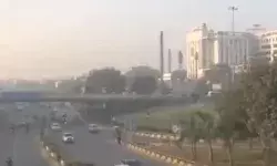 ഡല്‍ഹിയിലെ വായുവിന്റെ ഗുണനിലവാരം വീണ്ടും വളരെ മോശം; രാജ്യതലസ്ഥാനത്ത് വായുമലിനീകരണം രൂക്ഷമായി തുടരുന്നു