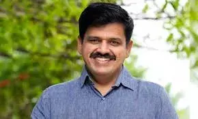 ഇരയുടെ പേര് സോഷ്യല് മീഡിയയിലൂടെ വെളിപ്പെടുത്തിയെന്ന കേസ്: മുന്കൂര് ജാമ്യാപേക്ഷ നല്കി കോണ്ഗ്രസ് നേതാവ് സന്ദീപ് വാര്യര് ഇരയുടെ പേര് സോഷ്യല് മീഡിയയിലൂടെ വെളിപ്പെടുത്തിയെന്ന കേസ്: മുന്കൂര് ജാമ്യാപേക്ഷ നല്കി കോണ്ഗ്രസ് നേതാവ് സന്ദീപ് വാര്യര്