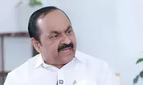 ഇഡി ഇപ്പോള് നോട്ടീസ് അയച്ചത് തിരഞ്ഞെടുപ്പ് കാലത്ത് സി.പി.എമ്മിനെ ഭയപ്പെടുത്താന്; അന്വേഷണത്തിലേക്ക് പോകില്ല; മറ്റു സംസ്ഥാനങ്ങളില് രാഷ്ട്രീയ എതിരാളികളെ ഇ.ഡി വേട്ടയാടുമ്പോള് കേരളത്തില് നോട്ടീസ് അയച്ച് ഭയപ്പെടുത്തും;മുഖ്യമന്ത്രിയുടെ വീട്ടിലേക്ക് നേരത്തെ അയച്ച നോട്ടീസിനെ കുറിച്ച് പിന്നീട് ഒരു വിവരവുമില്ലല്ലോ; വിമര്ശിച്ച് വിഡി സതീശന് ഇഡി ഇപ്പോള് നോട്ടീസ് അയച്ചത് തിരഞ്ഞെടുപ്പ് കാലത്ത് സി.പി.എമ്മിനെ ഭയപ്പെടുത്താന്; അന്വേഷണത്തിലേക്ക് പോകില്ല; മറ്റു സംസ്ഥാനങ്ങളില് രാഷ്ട്രീയ എതിരാളികളെ ഇ.ഡി വേട്ടയാടുമ്പോള് കേരളത്തില് നോട്ടീസ് അയച്ച് ഭയപ്പെടുത്തും;മുഖ്യമന്ത്രിയുടെ വീട്ടിലേക്ക് നേരത്തെ അയച്ച നോട്ടീസിനെ കുറിച്ച് പിന്നീട് ഒരു വിവരവുമില്ലല്ലോ; വിമര്ശിച്ച് വിഡി സതീശന്