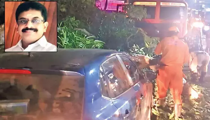 റോഡരികില്‍ ഫോണില്‍ സംസാരിച്ച് നില്‍ക്കവെ കൂറ്റന്‍ മരത്തിന്റെ ശിഖരം ഒടിഞ്ഞു വീണു; റിട്ട. കെഎസ്ആര്‍ടിസി കണ്ടക്ടര്‍ക്ക് ദാരുണാന്ത്യം