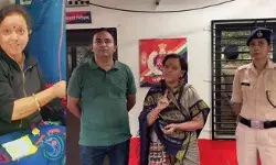 കെറ്റില്‍ ഉപയോഗിച്ച് ട്രെയിന് യാത്രക്കിടെ പാചകം; ആ വൈറല്‍ വീഡിയോക്ക് പിന്നിലെ യാത്രക്കാരിയെ കണ്ടെത്തി കേസെടുത്ത് റെയില്‍വേ; ഒടുവില്‍ ക്ഷമാപണവുമായി വീഡിയോ