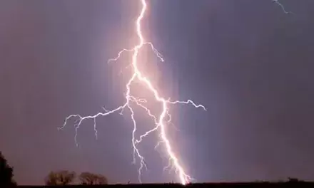 സംസ്ഥാനത്ത് ഒറ്റപ്പെട്ടയിടങ്ങളില്‍ ഇന്ന് ഇടിമിന്നലോടു കൂടിയ മഴയ്ക്ക് സാധ്യത; നാളെ നാലു ജില്ലകളില്‍ യെല്ലോ അലര്‍ട്ട്