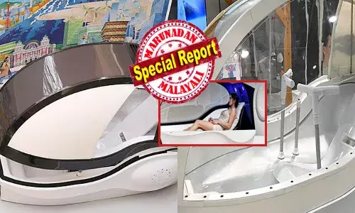 മുന്നിലൊരു അസാധാരണ മെഷീൻ കണ്ട ആളുകൾക്ക് കൗതുകം; അകത്ത് കയറി കിടന്ന് മൂടി അടച്ചാൽ ശാന്തമായ ലോകത്തേക്ക് എത്തിക്കും; വെറും 15 മിനിറ്റിനുള്ളിൽ ശരീരത്തിൽ സംഭവിക്കുന്നത്; ഈ അപൂർവ ഉപകരണത്തിന്റെ പിന്നിലെ രഹസ്യമെന്ത്?