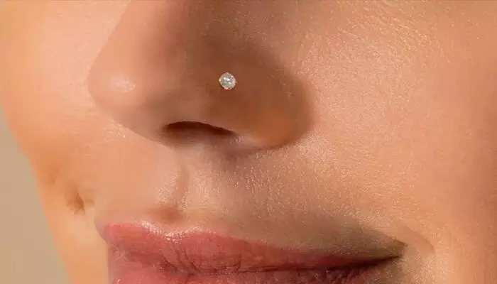 കാണാതായ മൂക്കുത്തിയുടെ ആണി ശ്വാസകോശത്തില്; കഴിഞ്ഞ രണ്ടാഴ്ചയ്ക്കിടെ ചികിത്സ തേടി അമൃതാ ആശുപത്രിയിലെത്തിയത് മൂന്ന് സ്ത്രീകള് കാണാതായ മൂക്കുത്തിയുടെ ആണി ശ്വാസകോശത്തില്; കഴിഞ്ഞ രണ്ടാഴ്ചയ്ക്കിടെ ചികിത്സ തേടി അമൃതാ ആശുപത്രിയിലെത്തിയത് മൂന്ന് സ്ത്രീകള്