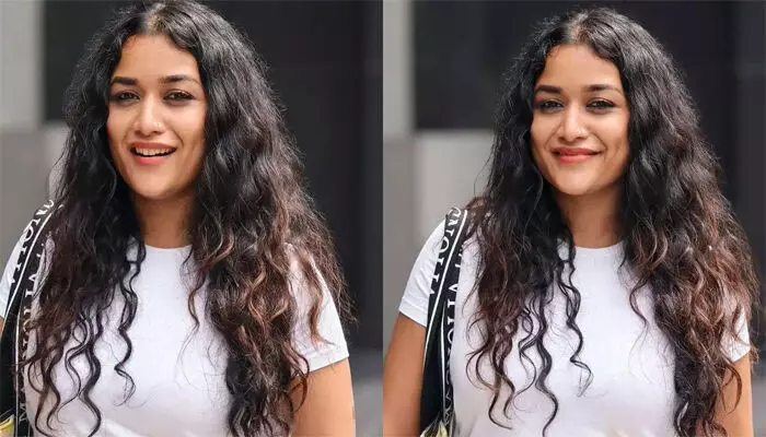 ആ യാത്രയിൽ വീട്ടിൽ വരണമെന്ന് പറഞ്ഞു; പിന്നീട് ഞങ്ങൾ നല്ല കമ്പനിയായി; ഒരു പോയിന്റ് എത്തിയപ്പോൾ എല്ലാം കൈയ്യിന്ന് പോയി; തുറന്നുപറഞ്ഞ് നടി പാർവതി