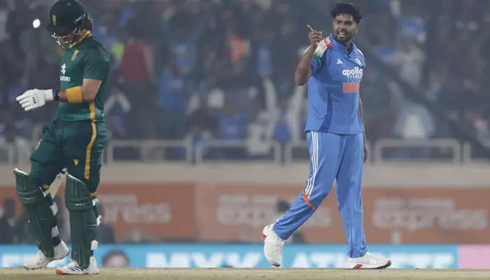 വിക്കറ്റെടുത്തശേഷം ഡ്രസ്സിംഗ് റൂമിലേക്ക് വിരല്‍ ചൂണ്ടി ഇന്ത്യൻ പേസർ; വടിയെടുത്ത് ഐസിസി; അതിരുവിട്ട ആഘോഷത്തിന് ഹര്‍ഷിത് റാണക്ക് താക്കീതും ഒരു ഡീമെറിറ്റ് പോയിന്റും