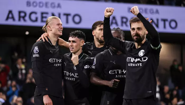 പ്രീമിയർ ലീഗിലെ വേഗതയേറിയ 100 ഗോൾ; റെക്കോർഡ് നേട്ടവുമായി എർലിങ് ഹാളണ്ട്; ആവേശപ്പോരിൽ ഫുൾഹാമിനെ 5-4ന് പരാജയപ്പെടുത്തി മാഞ്ചസ്റ്റർ സിറ്റി പ്രീമിയർ ലീഗിലെ വേഗതയേറിയ 100 ഗോൾ; റെക്കോർഡ് നേട്ടവുമായി എർലിങ് ഹാളണ്ട്; ആവേശപ്പോരിൽ ഫുൾഹാമിനെ 5-4ന് പരാജയപ്പെടുത്തി മാഞ്ചസ്റ്റർ സിറ്റി