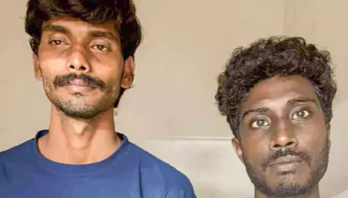 രാവിലെ വിൽപ്പനയ്ക്കായി ഇറങ്ങി; എക്സൈസിനെ കണ്ടതും മുഖത്ത് പന്തികേട്; പരിശോധനയിൽ കഞ്ചാവുമായി യുവാക്കൾ പിടിയിൽ രാവിലെ വിൽപ്പനയ്ക്കായി ഇറങ്ങി; എക്സൈസിനെ കണ്ടതും മുഖത്ത് പന്തികേട്; പരിശോധനയിൽ കഞ്ചാവുമായി യുവാക്കൾ പിടിയിൽ