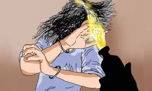 അനാശാസ്യ പ്രവര്‍ത്തനവും ലഹരി ഉപയോഗവും ചോദ്യം ചെയ്തു; ഛത്തീസ്ഡഗില്‍ നാട്ടുകാര്‍ക്ക് നേരെ ആസിഡ് ആക്രമണം നടത്തി യുവതികള്‍:  ആറുപേര്‍ക്ക് ഗുരുതര പരിക്ക്