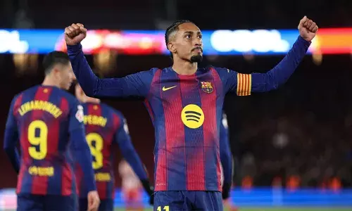 നൂകാംപിൽ നിറഞ്ഞാടി റഫീഞ്ഞ; അത്‍ലറ്റികോ മഡ്രിഡിനെ തകർത്തത് ഒന്നിനെതിരെ മൂന്ന് ഗോളുകൾക്ക്; സ്പാനിഷ് ലാ ലിഗയിൽ ബാഴ്സലോണ ഒന്നാമത്