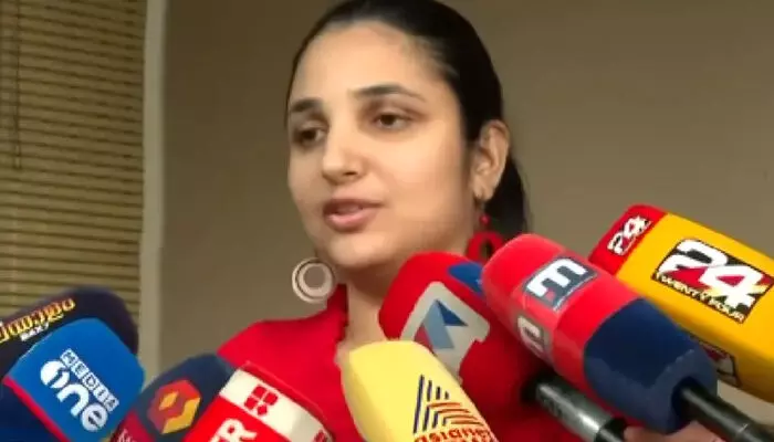 സഹോദരിമാര്‍ക്ക് നീതി കിട്ടുന്നതില്‍ ചാരിതാര്‍ഥ്യമുണ്ട്; സ്ത്രീകളുടെ വിജയത്തിന്റെ തുടക്കമാണിത്;  സ്ത്രീപക്ഷ നടപടി സ്വീകരിച്ചതില്‍ പാര്‍ട്ടിയോടും പാര്‍ട്ടി നേതൃത്വത്തോടും എല്ലാ നന്ദിയും അറിയിക്കുന്നു; പ്രതികരിച്ച് നടി റിനി ആന്‍ ജോര്‍ജ്