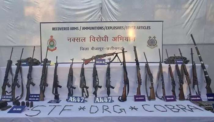 ഛത്തീസ്ഗഡിൽ ഏറ്റുമുട്ടൽ തുടരുന്നു; ആറ് മാവോയിസ്റ്റുകളെ കൂടി വധിച്ച് സുരക്ഷാസേന; കൊല്ലപ്പെട്ട മാവോയിസ്റ്റുകളുടെ എണ്ണം 18 ആയി; ഓട്ടോമാറ്റിക് റൈഫിളുകടക്കം നിരവധി ആയുധങ്ങൾ കണ്ടെടുത്തു ഛത്തീസ്ഗഡിൽ ഏറ്റുമുട്ടൽ തുടരുന്നു; ആറ് മാവോയിസ്റ്റുകളെ കൂടി വധിച്ച് സുരക്ഷാസേന; കൊല്ലപ്പെട്ട മാവോയിസ്റ്റുകളുടെ എണ്ണം 18 ആയി; ഓട്ടോമാറ്റിക് റൈഫിളുകടക്കം നിരവധി ആയുധങ്ങൾ കണ്ടെടുത്തു