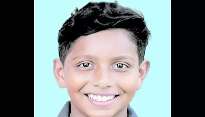 കരുനാഗപ്പള്ളി ആദിനാട് 12 വയസുകാരന് മുഹമ്മദ് ഷാഹിന് മരിച്ചു; കബറടക്കം വെള്ളിയാഴ്ച രാവിലെ 10 മണിക്ക് കരുനാഗപ്പള്ളി ആദിനാട് 12 വയസുകാരന് മുഹമ്മദ് ഷാഹിന് മരിച്ചു; കബറടക്കം വെള്ളിയാഴ്ച രാവിലെ 10 മണിക്ക്