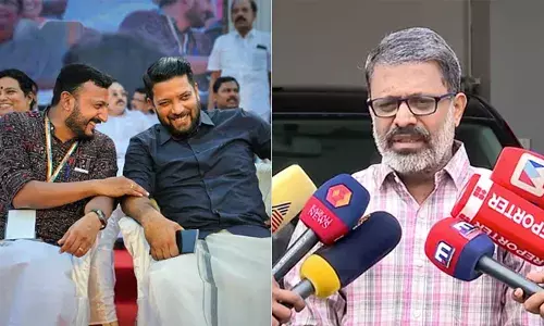 രാഹുലിന്റെ ഹെഡ്മാഷ് ആരെന്ന് വ്യക്തം; രാഹുലും ഫെന്നിയും ഉള്‍പ്പെടുന്ന പെണ്‍വാണിഭ സംഘത്തില്‍ ഹെഡ്മാഷുമുണ്ട്; എം എ ഷഹനാസിന്റെ ഷാഫി പറമ്പിലിനെതിരായ ആരോപണത്തിന് പിന്നാലെ രൂക്ഷ വിമര്‍ശനവുമായി സിപിഎം നേതാവ് സുരേഷ് ബാബു