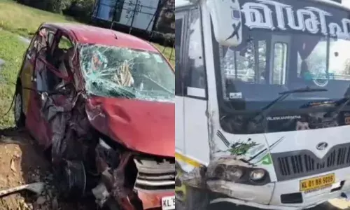 കുന്നംകുളത്ത് വൻ അപകടം; സ്കൂൾ ബസും കാറും തമ്മിൽ കൂട്ടിയിടിച്ച് വിദ്യാർത്ഥികൾ ഉൾപ്പെടെ അഞ്ച് പേർക്ക് പരിക്ക്; കാറിൽ സഞ്ചരിച്ചവരുടെ നില ഗുരുതരം; ആശുപത്രിയിൽ പ്രവേശിപ്പിച്ചു കുന്നംകുളത്ത് വൻ അപകടം; സ്കൂൾ ബസും കാറും തമ്മിൽ കൂട്ടിയിടിച്ച് വിദ്യാർത്ഥികൾ ഉൾപ്പെടെ അഞ്ച് പേർക്ക് പരിക്ക്; കാറിൽ സഞ്ചരിച്ചവരുടെ നില ഗുരുതരം; ആശുപത്രിയിൽ പ്രവേശിപ്പിച്ചു