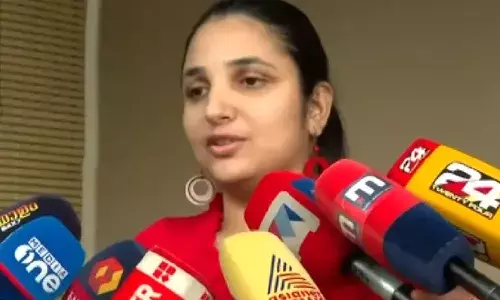 സഹോദരിമാര്‍ക്ക് നീതി കിട്ടുന്നതില്‍ ചാരിതാര്‍ഥ്യമുണ്ട്; സ്ത്രീകളുടെ വിജയത്തിന്റെ തുടക്കമാണിത്;  സ്ത്രീപക്ഷ നടപടി സ്വീകരിച്ചതില്‍ പാര്‍ട്ടിയോടും പാര്‍ട്ടി നേതൃത്വത്തോടും എല്ലാ നന്ദിയും അറിയിക്കുന്നു; പ്രതികരിച്ച് നടി റിനി ആന്‍ ജോര്‍ജ്