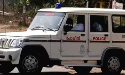 പത്തനംതിട്ടയിൽ 40കാരിയെ വെട്ടി പരിക്കേൽപ്പിച്ചു; കഴുത്തിന് ഗുരുതര പരിക്ക്; ഒളിവിൽ പോയ സുഹൃത്തിനായി അന്വേഷണം ഊർജ്ജിതമാക്കി പോലീസ്