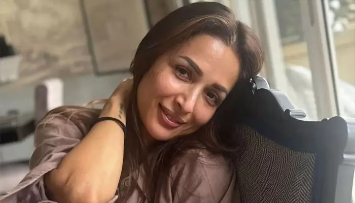 ഒരു പുരുഷൻ തന്റെ പകുതി പ്രായമുള്ളയാളെ വിവാഹം കഴിച്ചാൽ ആഹാ! എന്തൊരു മനുഷ്യൻ എന്ന് വാഴ്ത്തും; മറിച്ച് ഒരു സ്ത്രീയാണെങ്കിൽ അത് പ്രശ്നമാകും; ചിന്താഗതികൾ മാറേണ്ടതുണ്ടെന്ന് മലൈക അറോറ ഒരു പുരുഷൻ തന്റെ പകുതി പ്രായമുള്ളയാളെ വിവാഹം കഴിച്ചാൽ ആഹാ! എന്തൊരു മനുഷ്യൻ എന്ന് വാഴ്ത്തും; മറിച്ച് ഒരു സ്ത്രീയാണെങ്കിൽ അത് പ്രശ്നമാകും; ചിന്താഗതികൾ മാറേണ്ടതുണ്ടെന്ന് മലൈക അറോറ