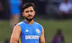 ഇന്ത്യയ്ക്ക് വേണ്ടി മികച്ച പ്രകടനം കാഴ്ചവെച്ചു, ദേശീയ ടീമിൽ നിന്ന് പുറത്താകാൻ കാരണം തോളെല്ലിനേറ്റ പരിക്ക്; പൂർണ ഫിറ്റ്നസ് വീണ്ടെടുത്താൽ വീണ്ടും നീല കുപ്പായമണിയാനാകുമെന്നും റിയാൻ പരാഗ്