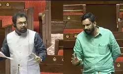 സിപിഐ നേതാക്കള്‍ക്കെതിരെയും ആരോപണമുണ്ടെന്ന് ജയറാം രമേശ്; ഇങ്ങനെയൊരു കേസില്‍പ്പെട്ട സിപിഐ നേതാവിന്റെ പേര് പറഞ്ഞാല്‍ ഒരു ലക്ഷം രൂപ നല്‍കുമെന്ന് സന്തോഷ് കുമാര്‍; രാഹുല്‍ വിഷയത്തില്‍ രാജ്യസഭയിലും വാക്പോര്‌പേര്