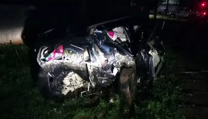 കാർ അപകടത്തിൽ നാല് അയ്യപ്പഭക്തർ അടക്കം അഞ്ച് പേർക്ക് ദാരുണാന്ത്യം; ഏഴ് പേർക്ക് പരിക്ക്; അപകടം ശബരിമല ദർശനം കഴിഞ്ഞ് മടങ്ങവേ കാർ അപകടത്തിൽ നാല് അയ്യപ്പഭക്തർ അടക്കം അഞ്ച് പേർക്ക് ദാരുണാന്ത്യം; ഏഴ് പേർക്ക് പരിക്ക്; അപകടം ശബരിമല ദർശനം കഴിഞ്ഞ് മടങ്ങവേ