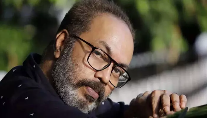 ചെങ്കോൽ അപ്രസക്തം, ഉള്ക്കൊള്ളാന് സാധിക്കാത്ത സിനിമ; അച്യുതൻ നായർ എന്ന കഥാപാത്രത്തിന്റെ പതനമാണ് ചിത്രത്തിന്റെ പരാജയത്തിന് കാരണം; തുറന്നടിച്ച് ഷമ്മി തിലകൻ ചെങ്കോൽ അപ്രസക്തം, ഉള്ക്കൊള്ളാന് സാധിക്കാത്ത സിനിമ; അച്യുതൻ നായർ എന്ന കഥാപാത്രത്തിന്റെ പതനമാണ് ചിത്രത്തിന്റെ പരാജയത്തിന് കാരണം; തുറന്നടിച്ച് ഷമ്മി തിലകൻ