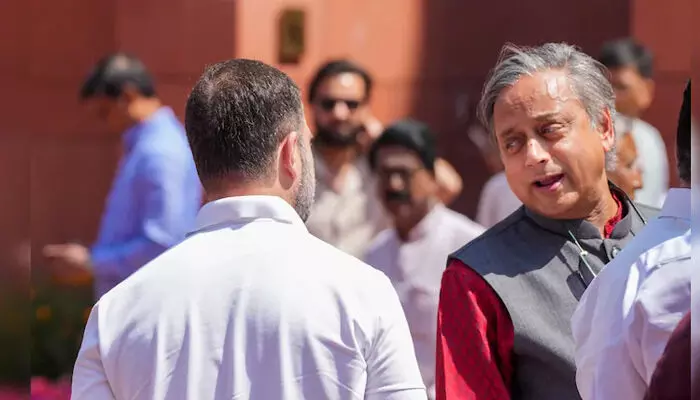 രാഹുലും ഖാര്‍ഗെയും പുറത്ത്; രാഷ്ട്രപതിഭവനില്‍ പുടിന് നല്‍കിയ വിരുന്നില്‍ തരൂരിന് മാത്രം ക്ഷണം; കോണ്‍ഗ്രസ് വിടുമോ എന്ന ചോദ്യത്തിന് അളന്നുതൂക്കിയ മറുപടി; മോദി സ്തുതികളുമായി കോണ്‍ഗ്രസിനെ വെട്ടിലാക്കിയ തരൂര്‍ സര്‍ക്കാരുമായി സഹകരിക്കുന്നതിലെ രാഷ്ട്രീയം എന്‍ഡി ടിവിയോട് വിശദീകരിച്ചപ്പോള്‍