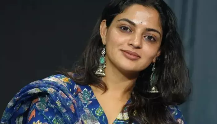 മീശമാധവൻ സിനിമയിലെ ദിലീപേട്ടന്റെ കരക്റ്റർ ഒരു പെണ്ണ്‌ ചെയ്താൽ എങ്ങനെയിരിക്കും; സമൂഹം അവളെ അംഗീകരിക്കുമോ?; ആണിന് എന്തും പറയാമെന്ന അവസ്ഥ; തുറന്നുപറഞ്ഞ് നിഖില വിമൽ