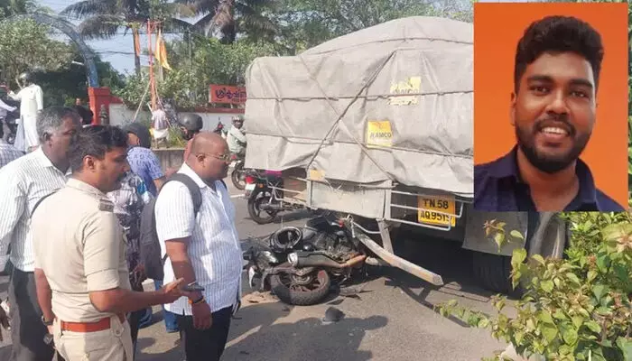 ടയര്‍ പഞ്ചറായി റോഡില്‍ കുടുങ്ങിയ സിമെന്റ് ലോറിയുടെ പിന്നില്‍ ബൈക്കിടിച്ചു; യുവാവിന് ദാരുണാന്ത്യം