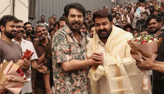 ഫാല്‍ക്കെ അവാര്‍ഡ് നേടിയ പ്രിയപ്പെട്ട ലാലുവിന് സ്‌നേഹപൂര്‍വ്വം; പേട്രിയറ്റ് ലൊക്കേഷനില്‍ മോഹന്‍ലാലിനെ പൊന്നാടയണിയിച്ച് ആദരിച്ച് മമ്മൂട്ടി;  കൊച്ചിയില്‍ ചിത്രത്തിന്റെ അവസാന ഷെഡ്യൂളിനായി ഒന്നിച്ച് താരങ്ങള്‍