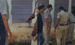 പട്ടാമ്പി ബ്ലോക്ക് പഞ്ചായത്ത് വളപ്പിൽ കണ്ടെത്തിയത് 29 സെന്റീമീറ്റർ നീളമുള്ള കഞ്ചാവ് ചെടി; പരിശോധന നടത്തി എക്സൈസ് പട്ടാമ്പി ബ്ലോക്ക് പഞ്ചായത്ത് വളപ്പിൽ കണ്ടെത്തിയത് 29 സെന്റീമീറ്റർ നീളമുള്ള കഞ്ചാവ് ചെടി; പരിശോധന നടത്തി എക്സൈസ്