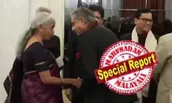 സസ്യാഹാരം മാത്രം വിളമ്പിയ ആ വിരുന്നില് ആദ്യ വിഭവമായത് മുരിങ്ങയില ചാര്! ആ അത്താഴ കൂടിക്കാഴ്ചയില് താരമായത് തരൂരും; മോദിയും പുടിനും കേന്ദ്രമന്ത്രിമാരുമെല്ലാം കോണ്ഗ്രസ് നേതാവിനോട് സംസാരിച്ചത് നയതന്ത്ര മികവ് അംഗീകരിച്ചു; പക്ഷേ കോണ്ഗ്രസ് കട്ട കലിപ്പിലും; പുടിന് ഇന്ത്യ വിട്ടപ്പോള് ചര്ച്ചായാകുന്നത് തരൂരിന്റെ ആ ചടങ്ങിലെ സാന്നിധ്യം സസ്യാഹാരം മാത്രം വിളമ്പിയ ആ വിരുന്നില് ആദ്യ വിഭവമായത് മുരിങ്ങയില ചാര്! ആ അത്താഴ കൂടിക്കാഴ്ചയില് താരമായത് തരൂരും; മോദിയും പുടിനും കേന്ദ്രമന്ത്രിമാരുമെല്ലാം കോണ്ഗ്രസ് നേതാവിനോട് സംസാരിച്ചത് നയതന്ത്ര മികവ് അംഗീകരിച്ചു; പക്ഷേ കോണ്ഗ്രസ് കട്ട കലിപ്പിലും; പുടിന് ഇന്ത്യ വിട്ടപ്പോള് ചര്ച്ചായാകുന്നത് തരൂരിന്റെ ആ ചടങ്ങിലെ സാന്നിധ്യം