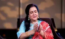 കണ്ണ് തുറക്കണം സ്വാമി എന്ന പാട്ടും പാടി ചെക്കന്മാരൊക്കെ പിന്നാലെ കൂടി; സ്‌കൂളിൽ നിന്നും പറഞ്ഞുവിട്ടു; ആ കാര്യം മനസ്സിലാക്കിയത് നൂറോളം സിനിമകൾ അഭിനയിച്ചപ്പോൾ; തുറന്ന് പറഞ്ഞ് ഉർവശി