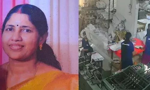 വര്ക്കലയില് പ്രിന്റിംഗ് പ്രസിനിടയില്പ്പെട്ട് ജീവനക്കാരിക്ക് ദാരുണാന്ത്യം; അപകടം ഉണ്ടായത് സാരി പ്രസില് കുടുങ്ങി വര്ക്കലയില് പ്രിന്റിംഗ് പ്രസിനിടയില്പ്പെട്ട് ജീവനക്കാരിക്ക് ദാരുണാന്ത്യം; അപകടം ഉണ്ടായത് സാരി പ്രസില് കുടുങ്ങി