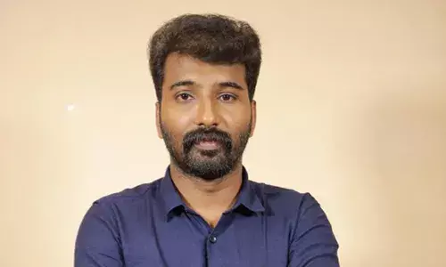 റിപ്പോര്‍ട്ടര്‍ ചാനല്‍ ജീവനക്കാരന്‍ മരിച്ച നിലയില്‍; മൃതദേഹം കണ്ടെത്തിയത് കിന്‍ഫ്ര പാര്‍ക്കിന് സമീപത്തെ തടാകത്തില്‍; മരണമടഞ്ഞത് തിരുവനന്തപുരം സ്വദേശി ഷാലു; ആത്മത്യയെന്ന് പ്രാഥമിക നിഗമനം; അമ്മാ, അച്ഛാ മാപ്പ് എന്ന് എഴുതിയ കുറിപ്പ് കണ്ടെത്തി