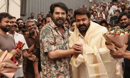 ഫാല്‍ക്കെ അവാര്‍ഡ് നേടിയ പ്രിയപ്പെട്ട ലാലുവിന് സ്‌നേഹപൂര്‍വ്വം; പേട്രിയറ്റ് ലൊക്കേഷനില്‍ മോഹന്‍ലാലിനെ പൊന്നാടയണിയിച്ച് ആദരിച്ച് മമ്മൂട്ടി;  കൊച്ചിയില്‍ ചിത്രത്തിന്റെ അവസാന ഷെഡ്യൂളിനായി ഒന്നിച്ച് താരങ്ങള്‍