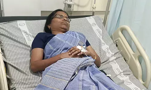 തിരഞ്ഞെടുപ്പ് പര്യടനത്തിനിടെ കാൽ വഴുതി വീണു; സ്ഥാനാർത്ഥിക്ക് പരിക്ക്; സംഭവം കോഴിക്കോട്